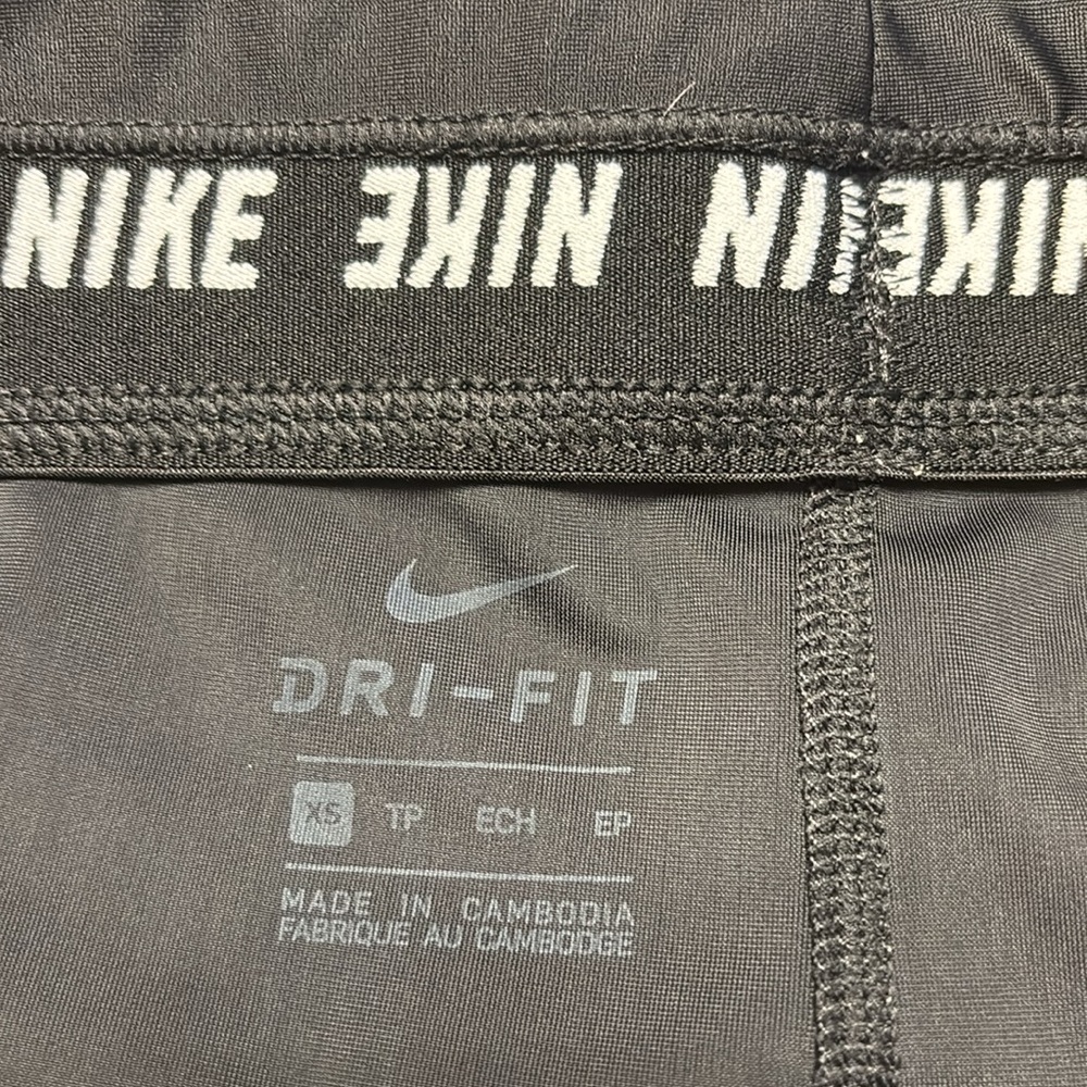 Two Nike Girls White shirts and Black Leggings Combo a short and long sleeve T. - Picture 12 of 14
